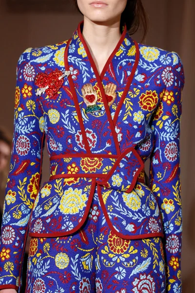 Look 48
